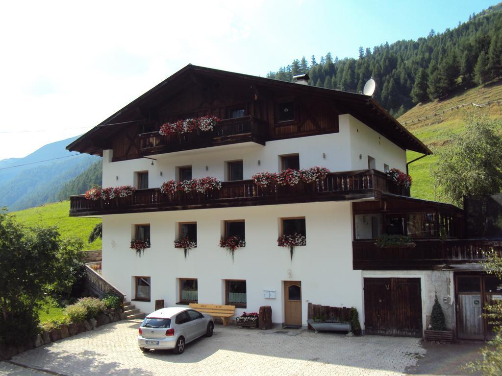 Haus Fliri Hotel Curon Venosta Exterior photo