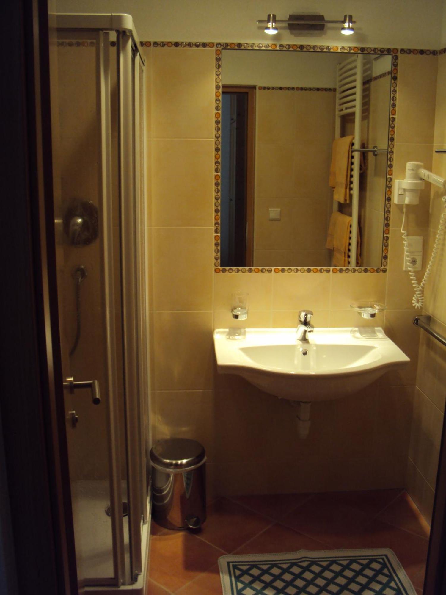 Haus Fliri Hotel Curon Venosta Room photo