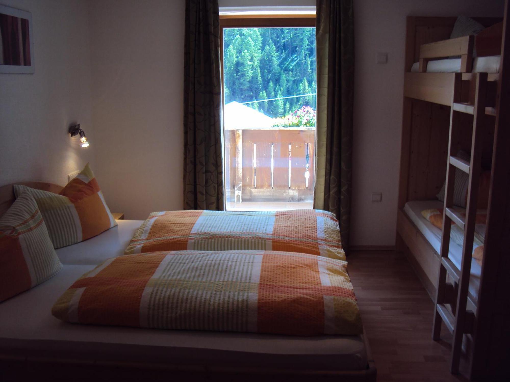 Haus Fliri Hotel Curon Venosta Room photo