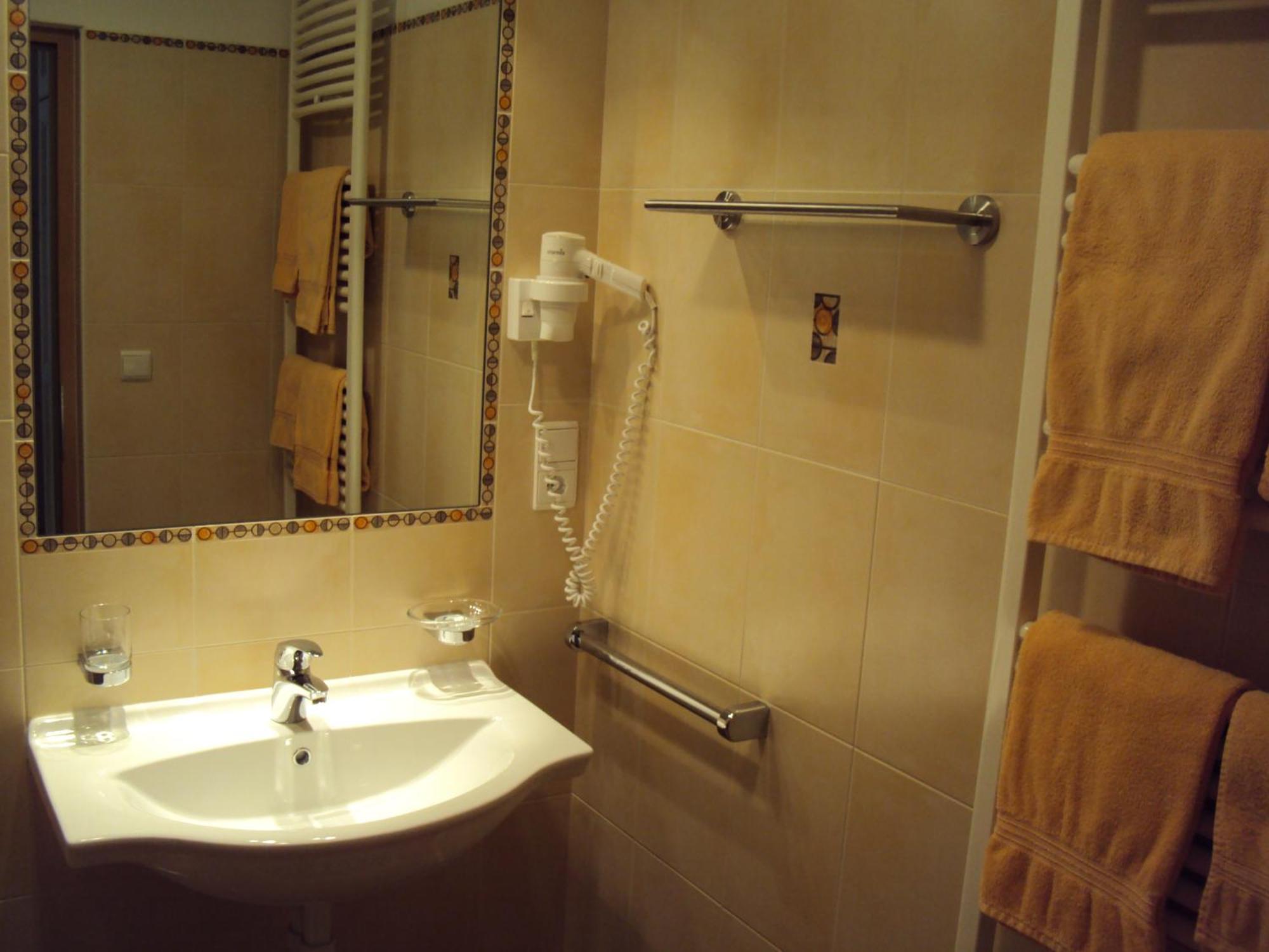 Haus Fliri Hotel Curon Venosta Room photo