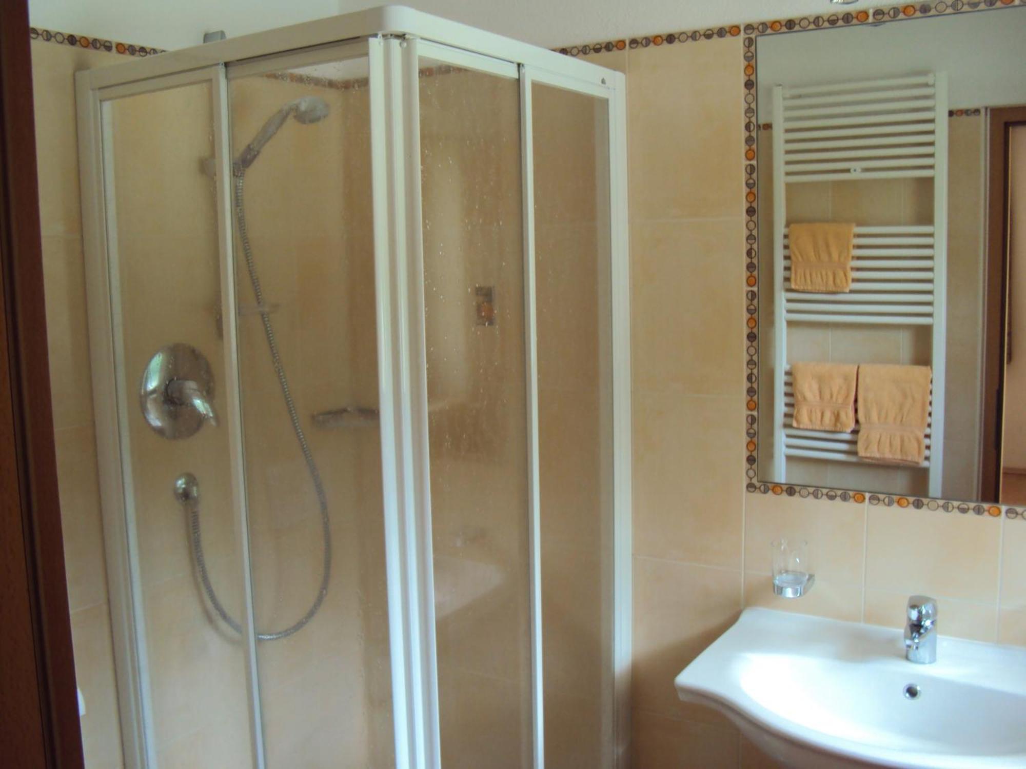 Haus Fliri Hotel Curon Venosta Room photo
