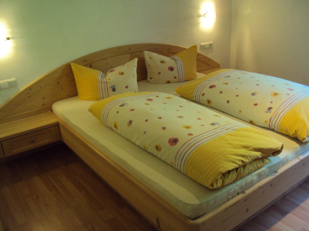 Haus Fliri Hotel Curon Venosta Room photo