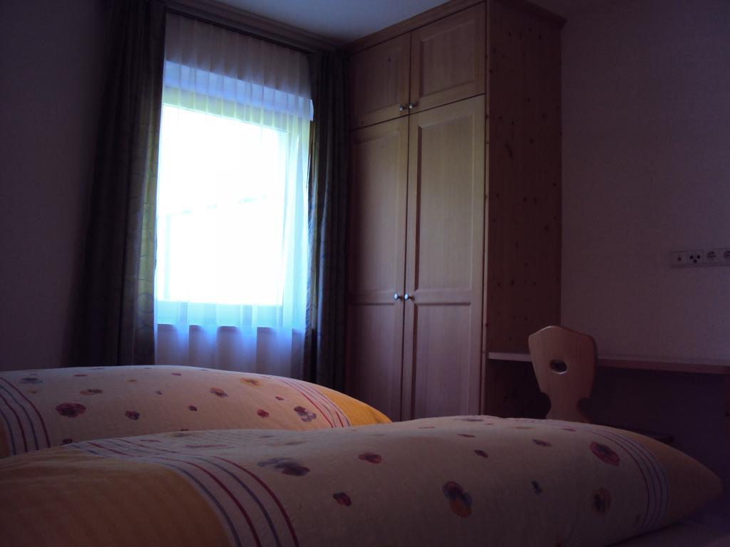 Haus Fliri Hotel Curon Venosta Room photo