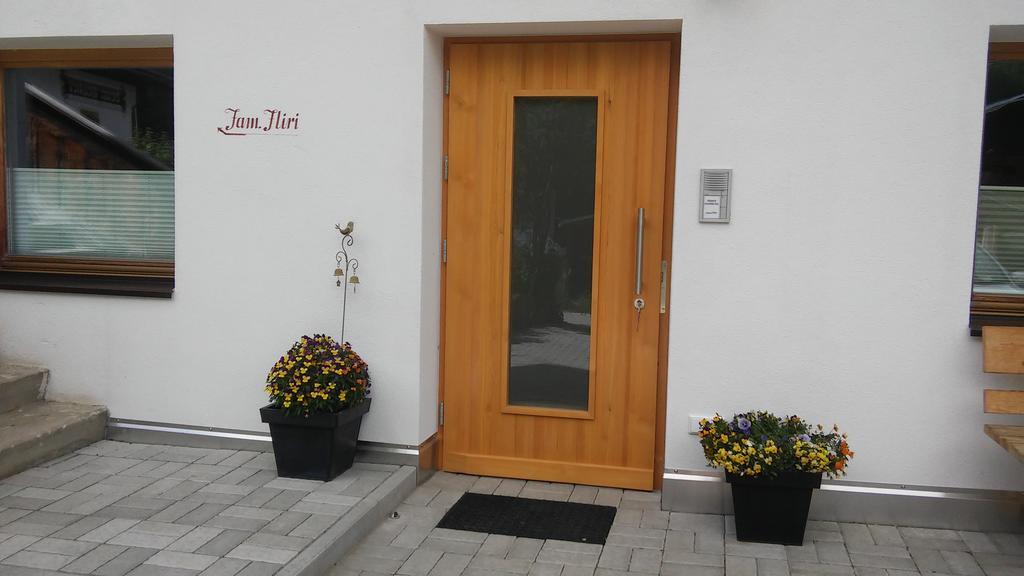 Haus Fliri Hotel Curon Venosta Exterior photo
